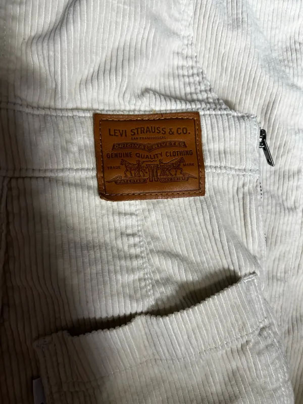 Levi’s Premium Cream Corduroy Wide Leg Overalls Women’s Size 27 - Image 4