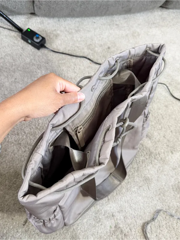 Beyond Yoga Women’s Nylon Convertible Gym Bag Drawstring Cinch Top in Gray - Image 8