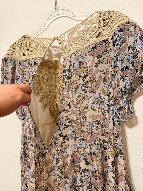 Free People Margot babydoll mini dress, bohemian printed crochet detail sz M - Image 5