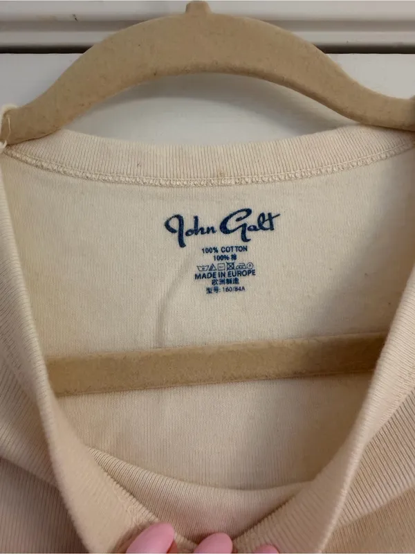 Brandy Melville John Galt Cream 'St. Moritz' Short-Sleeve Tee Size: Small - Image 3