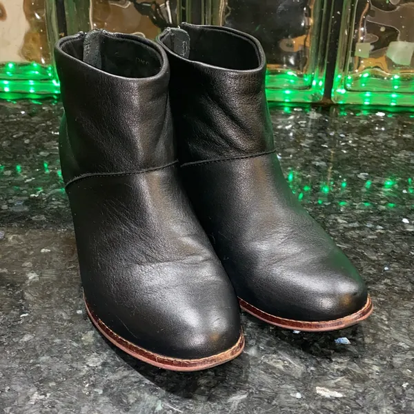 Toms Carpe Diern Leila Black Ankle Booties with Brown Heel Size 7 - Image 2