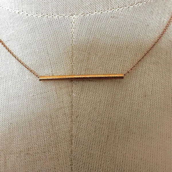Gold tone bar pendant necklace - Image 3