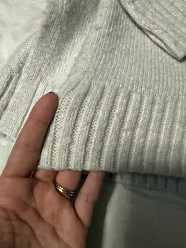 American Eagle cozy V-neck sweater - Image 2