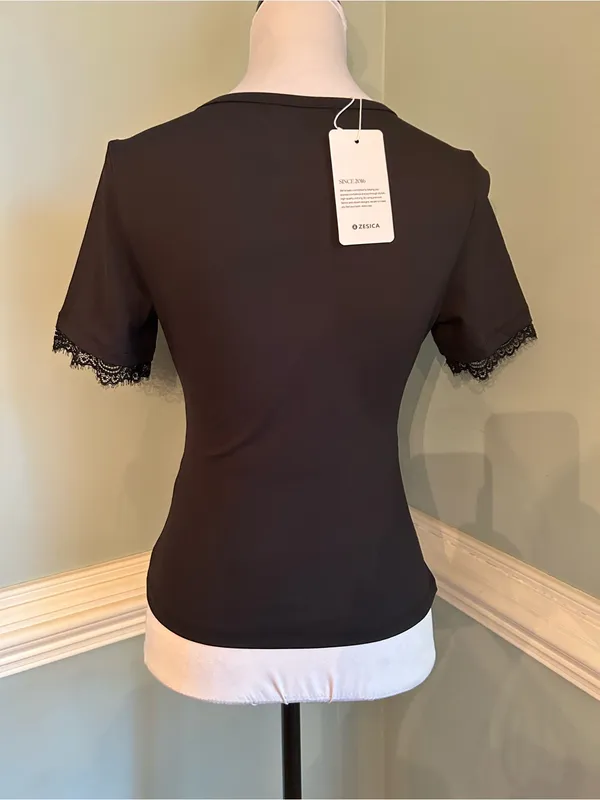 Women's Black Short Sleeve Tee with Lace Trim small - Image 2