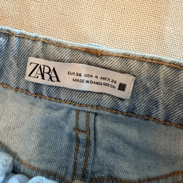 ZARA Womens Size 4 High Rise Denim Shorts Light Wash Button Fly Frayed Hem - Image 6