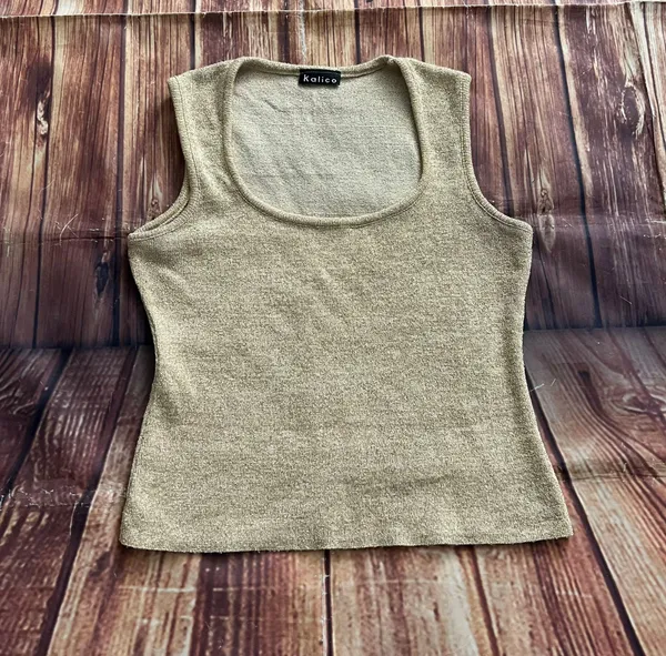 Kalico Women’s Sleeveless Scoop Neck Gold Metallic Knit Top Size Medium - Image 3