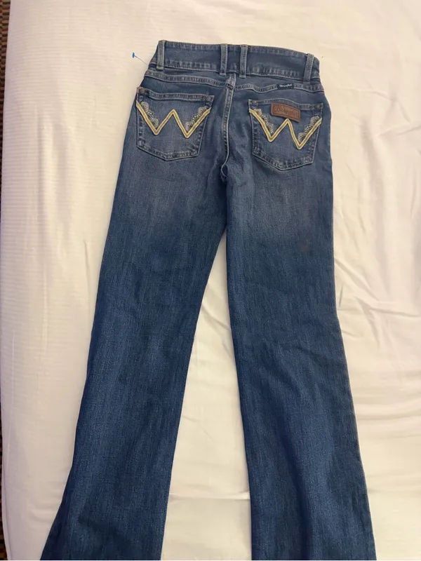Wrangler Women's Blue Wide Leg Jeans - Medium Denim Wash - Image 2