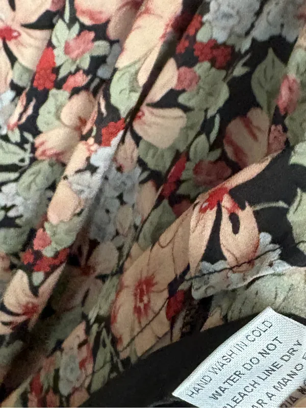 Entro Floral Blouse Size large - Image 7