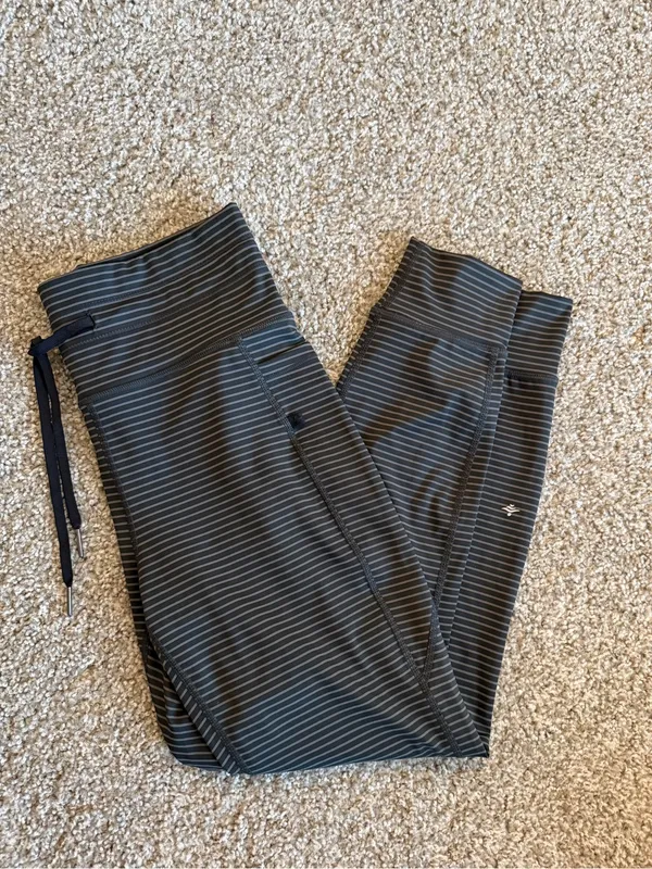 High Waisted Drawstring Striped Yoga Leggings with Pockets Size Small Athleisure - Image 2