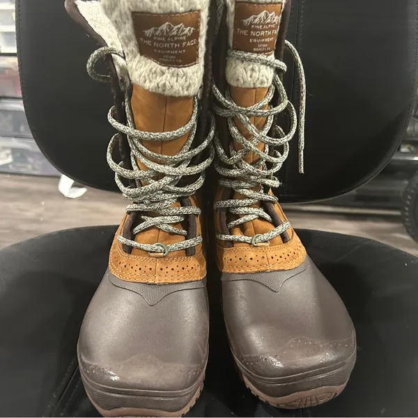 The North Face Shellista Water Proof Brown and Cream Snow Boots - Image 3