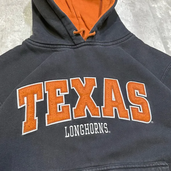 Vintage Embroidered Texas Longhorns Black and Orange Heavy Hoodie Sweatshirt - Image 3