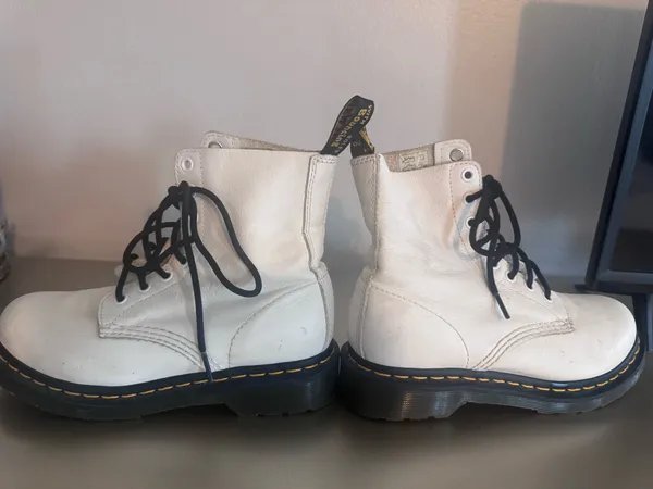 Dr. Martens Women's 1460 Smooth, White Smooth lace up - Image 8