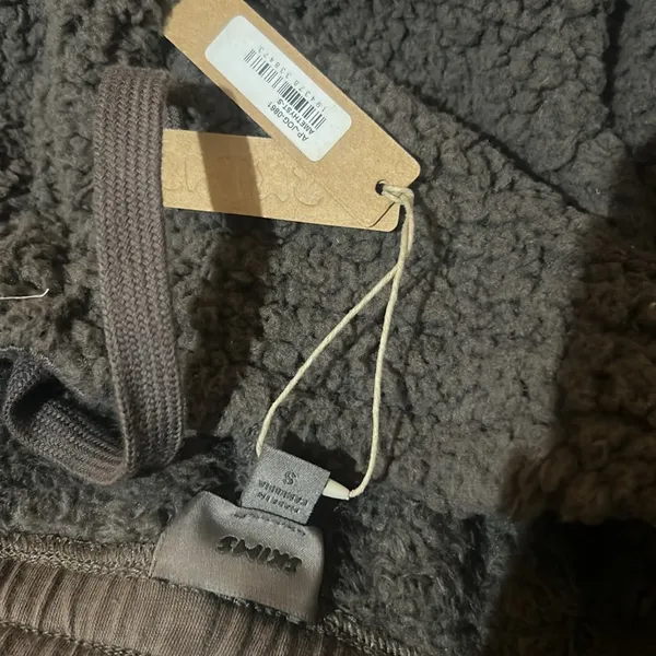 NWT Skims Pants & Jumpsuits Nwt Women's Skims Teddy Joggers in Amethyst - Image 3