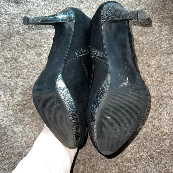 Black Ankle Bootie Heels 9.5 - Image 5