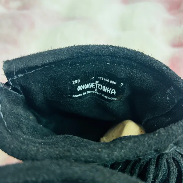 Minnetonka Women Black Suede Fringe‎ Back Zip Moccasin Boots 299 Size 7 - Image 6