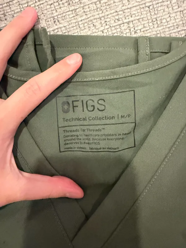 FIGS Hunter Green Set Scrubs - Image 3