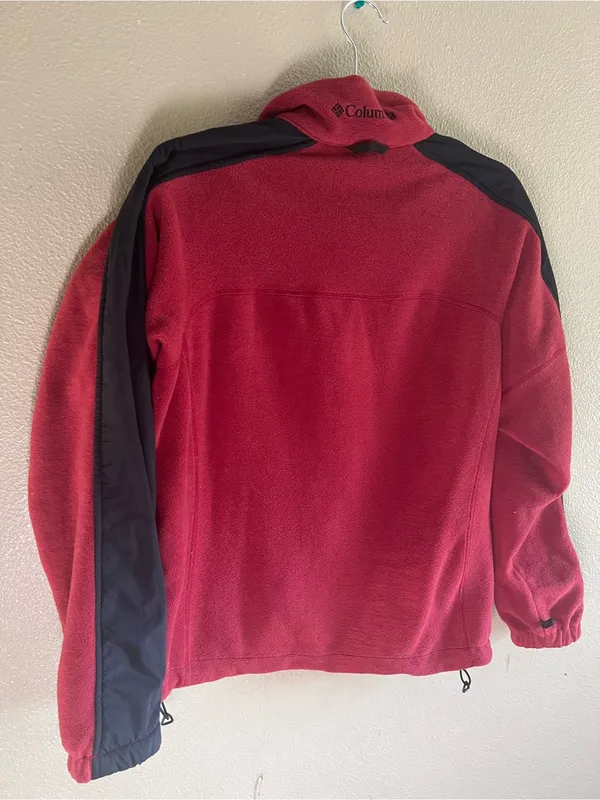 Columbia Red Fleece Jacket with Black Shoulder and Sleeve Panels - Image 4
