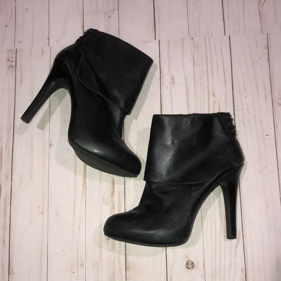 Jessica Simpson black leather booties - Image 5