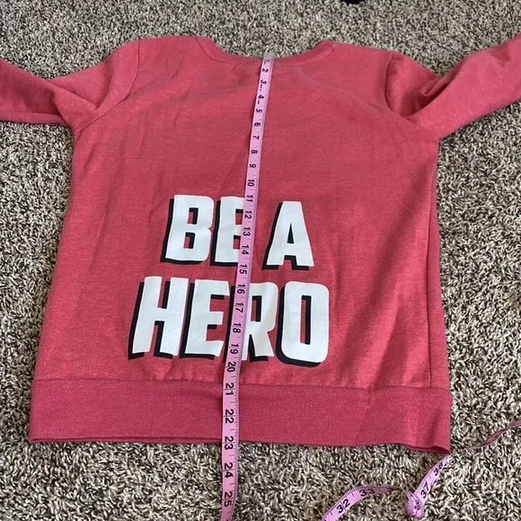 5/$30 🎈 Marvel women’s small‎ graphic be a hero Crewneck sweatshirt - Image 5