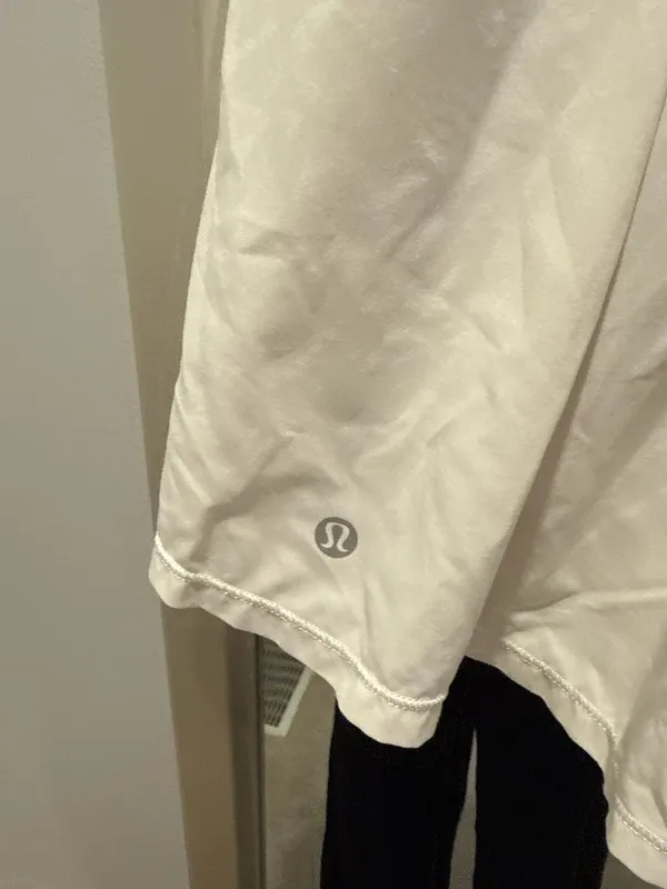 Lululemon Pace Setter Skirt White Ruffle Back Tennis Skort Size 8 - Image 4