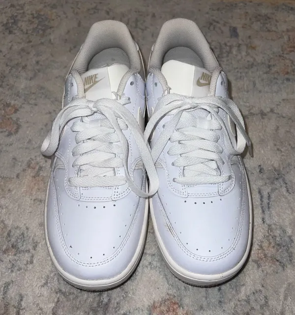 Nike Sneakers - Image 2