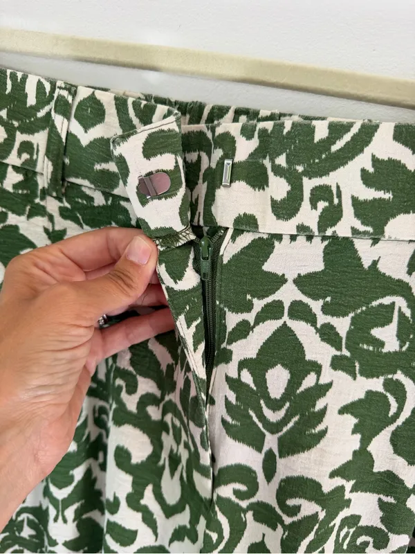 Cropped Wide-Leg Pants in Green and Cream Damask - Image 3