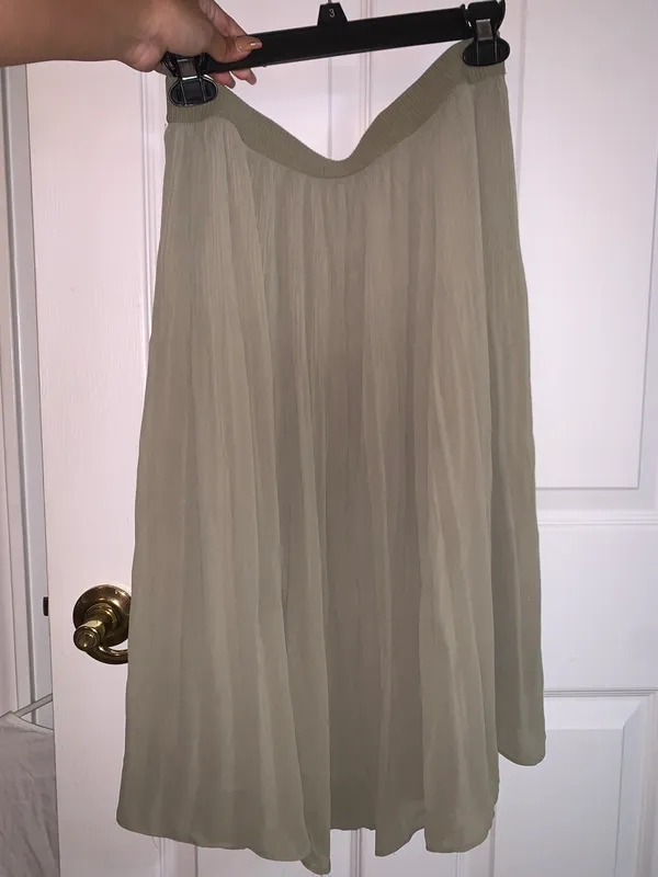 H&M Green Midi Skirt - Image 2