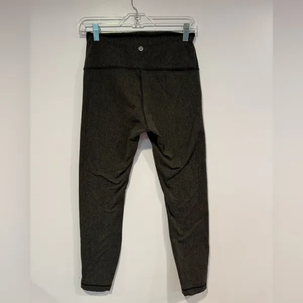 Green and black‎ patterned Lululemon wunder under leggings - Image 5