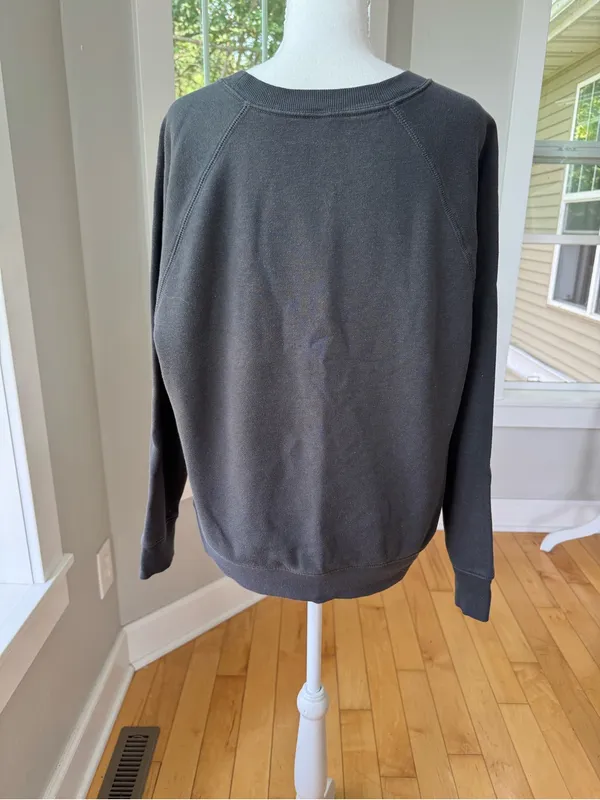 Old Navy Charcoal Crewneck Sweatshirt Size Large - Image 3