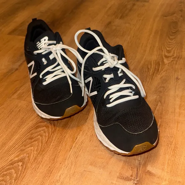 New Balance Men’s Sneakers - Image 2
