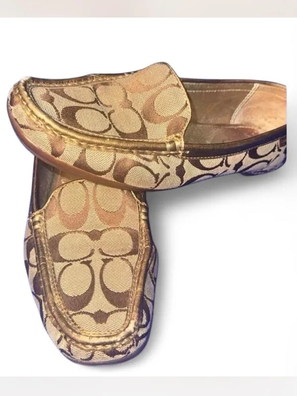Coach Sheila Signature C Loafers 7.5 Preppy Quiet Luxury Cottagecore Workwear - Image 3