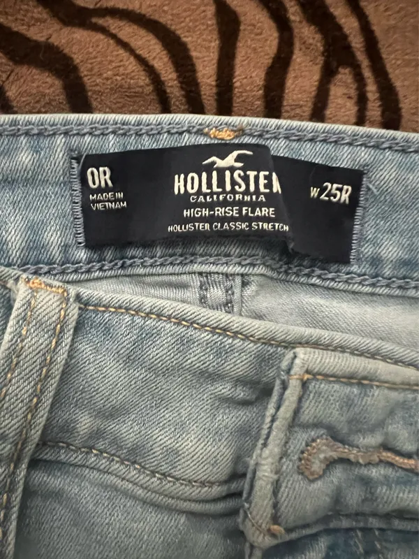 Hollister Jeans High-Rise Flare - Image 3