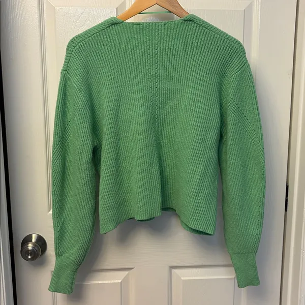Tahari Green V-Neck Ribbed Sweater Top - Image 5