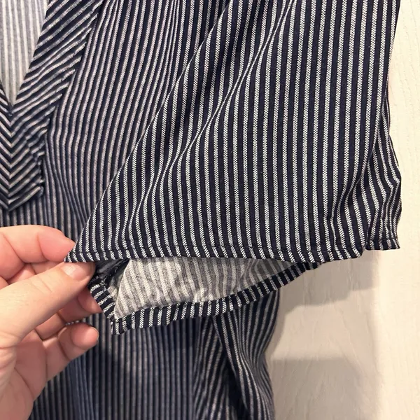 Old Navy Womens Large Navy Blue White Striped Short Sleeve V-Neck Rayon Blouse - Image 5