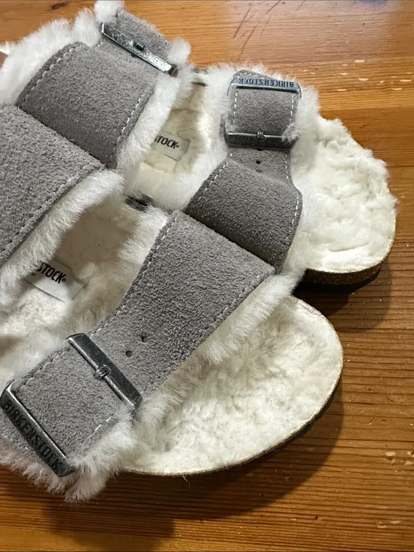 Birkenstock Arizona Shearling Sandal Size 38 - Image 4