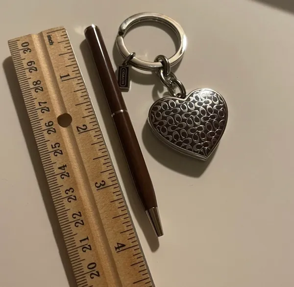 Coach charm & Coach pen - Image 8