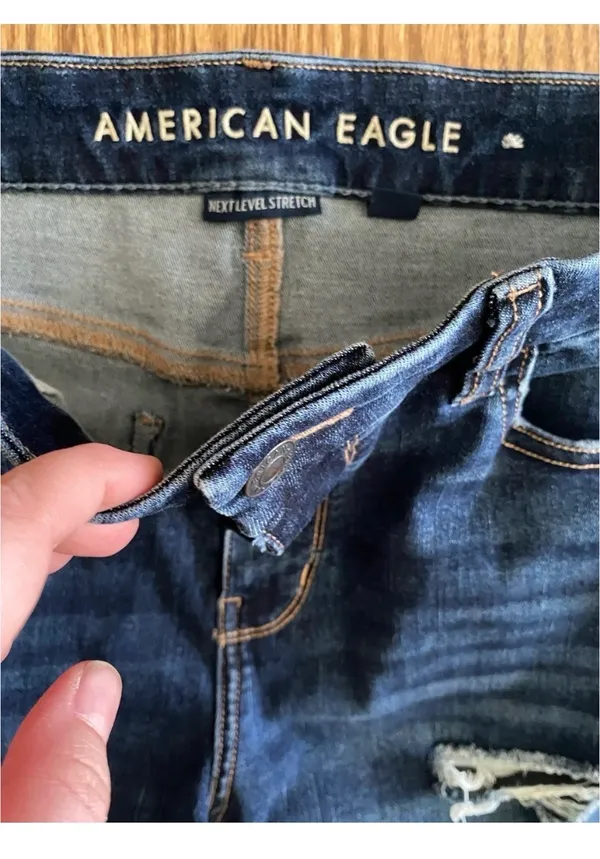 American Eagle Curvy High-Rise Jeans - Image 5