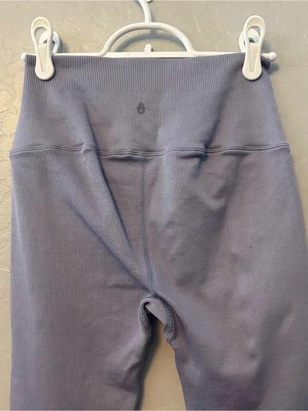 Spiritual Gangster periwinkle blue gray colored leggings size medium large - Image 11