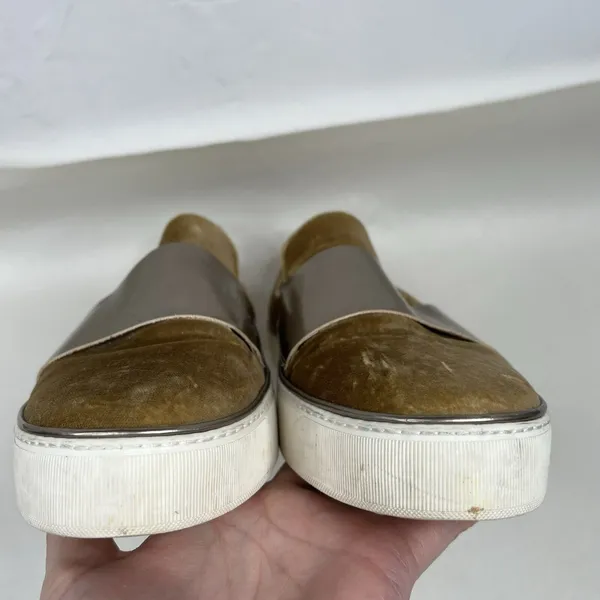 Stuart Weitzman Sz 9 The Boyband Gold Gilt Pane Velvet Slip Sneaker Shoe Women's - Image 10