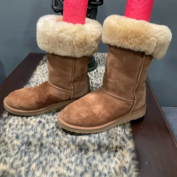 UGG‎ CLASSIC BOOTS - Image 11