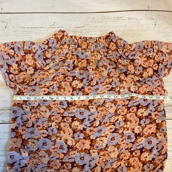 Madewell Smocked Mockneck Top in Floral Breeze Size Medium - Image 4