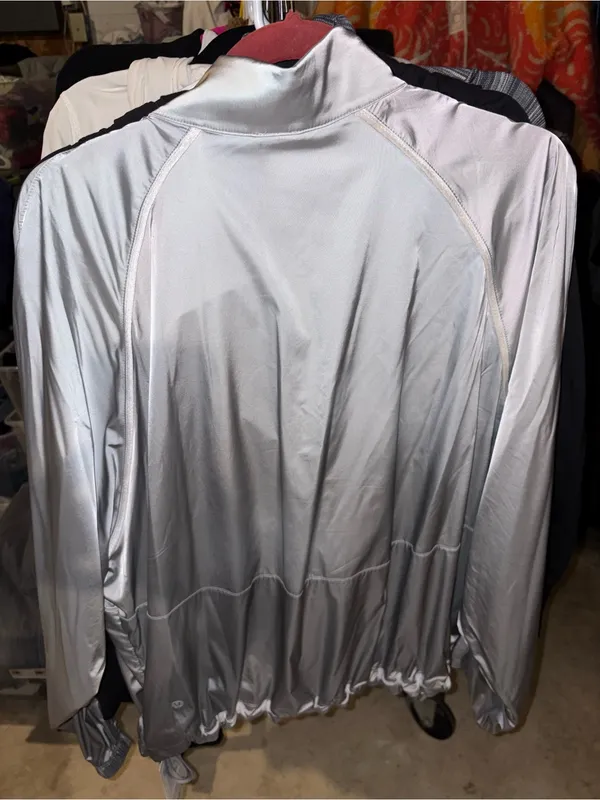 NWT Lululemon Stretch Satin flocked training jacket medium silver - Image 6