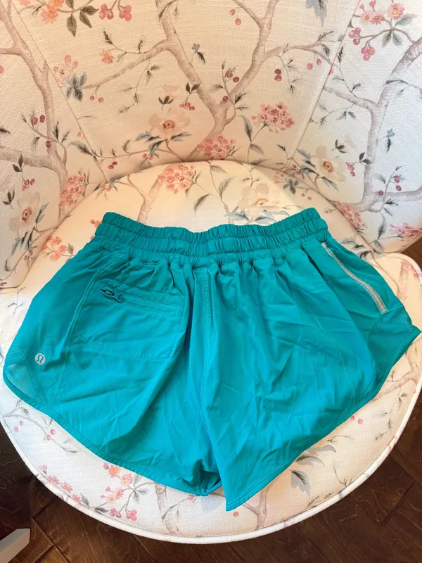 Lululemon Hotty Hot Teal Shorts - Image 5