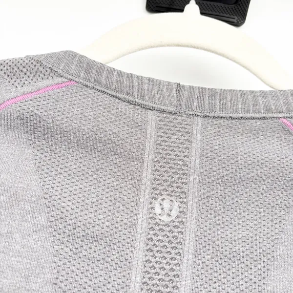 Lululemon Womens Swiftly Tech Short Sleeve Athletic Gym Workout Tee Gray - Image 4