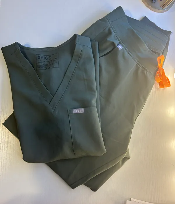 Green  Scrub Set - Image 2