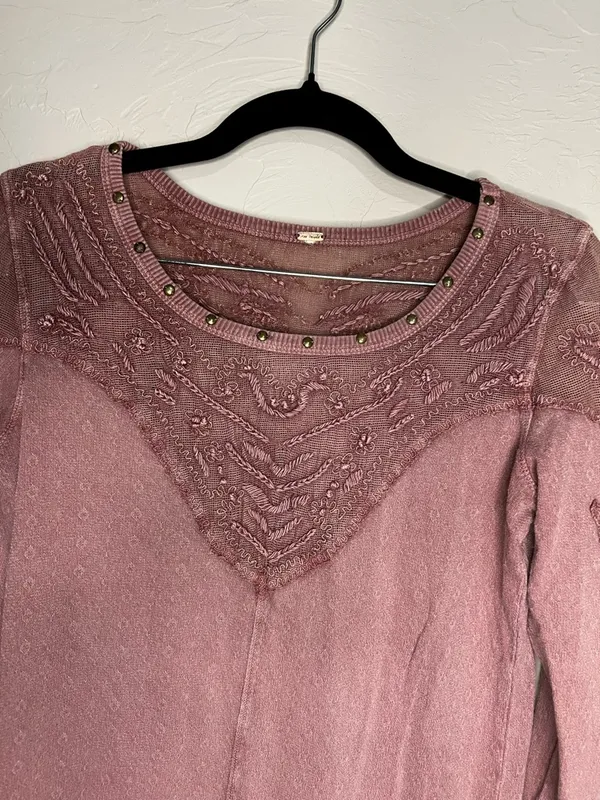 Free‎ People Embellished Embroidered Sheer Lace Boho Mauve Long Sleeve Top - Image 3