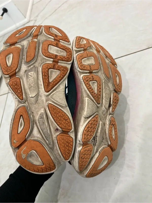 Hoka One Blue / Pink Bondi 8 Running Sneakers Size 8.5 Wide - Image 5