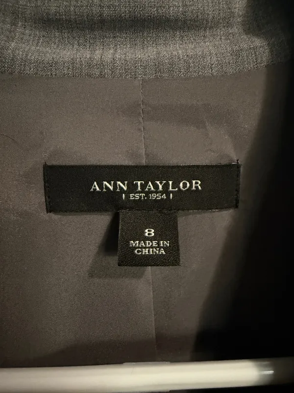 Women’s Ann Taylor Grey Single-Breasted Tailored Blazer - Image 3