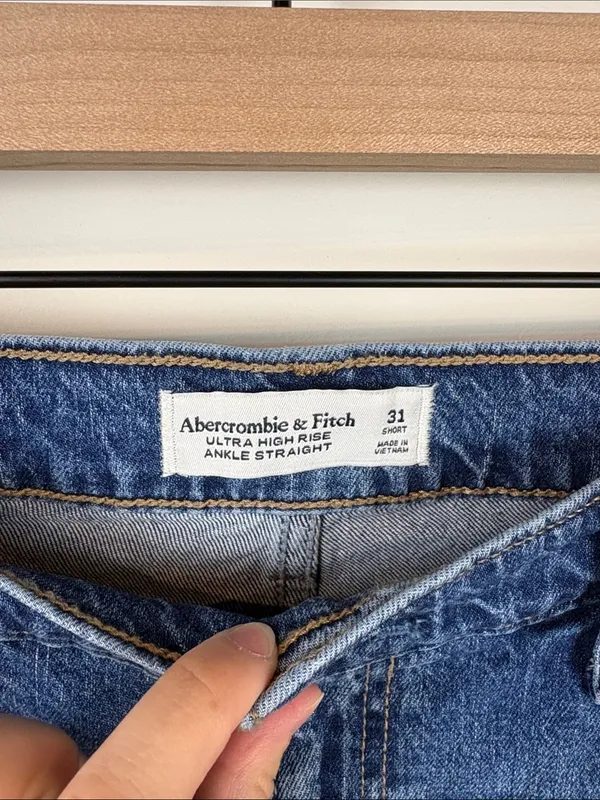 Abercrombie Ankle Straight Jeans Women’s Size 31 Short High Rise Blue Denim - Image 4