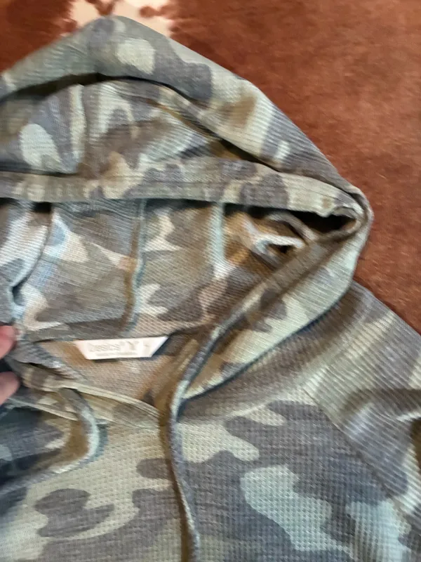 Tresics camo hoodie from Marshall's size large - Image 2